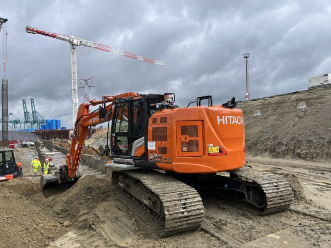 Hitachi ZX225 Uslc 7 2P