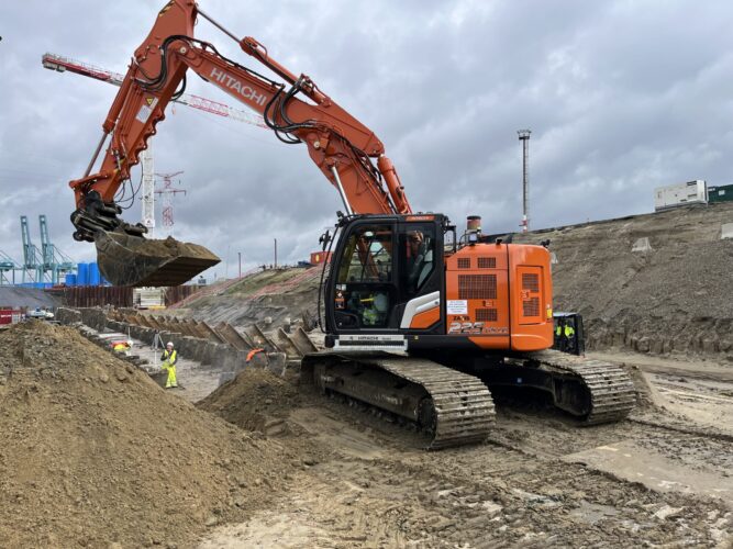 Hitachi ZX225 Uslc 7 2P