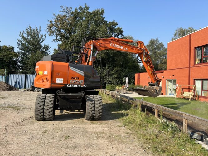 Hitachi ZX135W-7 Pladdet BV