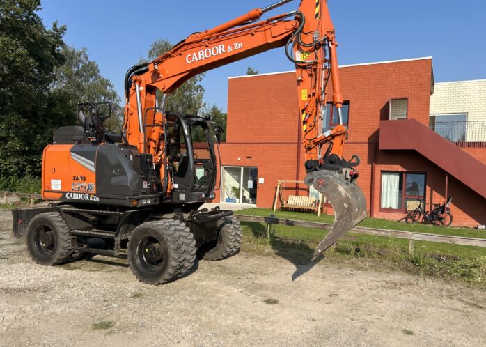 Hitachi ZX135W-7 Pladdet BV